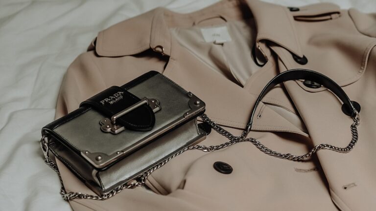 Tendências de Moda: Adapte-as ao Seu Estilo Pessoal